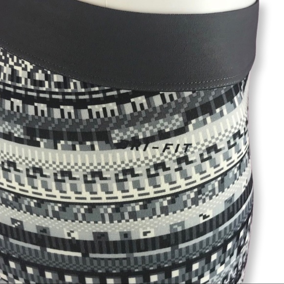 Nike Pro Tights Hyperwarm 8 Bit Running Geometric - Picture 7 of 7